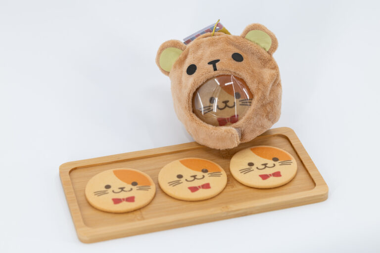 bear and cookies